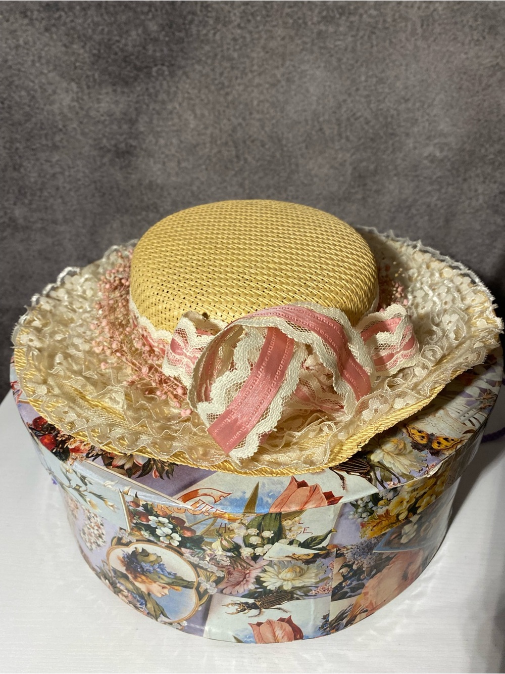 Vtg Victorian Romantic Straw Bonnet Floral Lace Hat Pink Ribbon & Round Hat Box